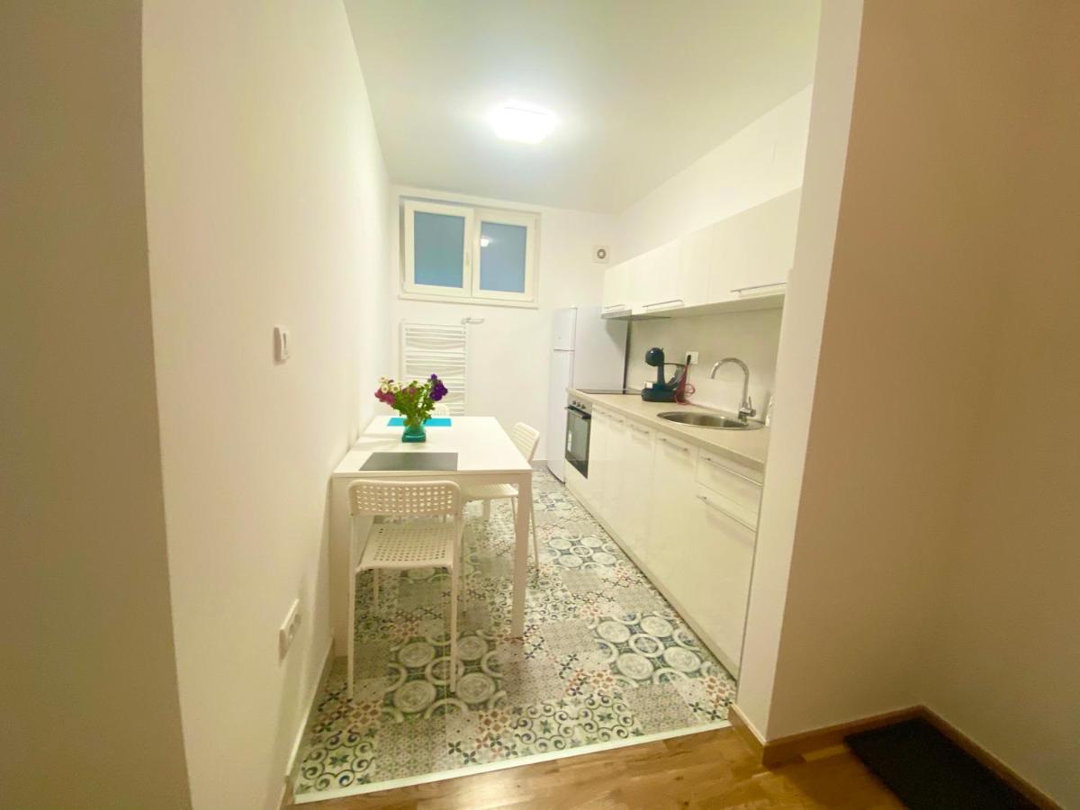 Apartamento Uptown Girl Belgrado Exterior foto